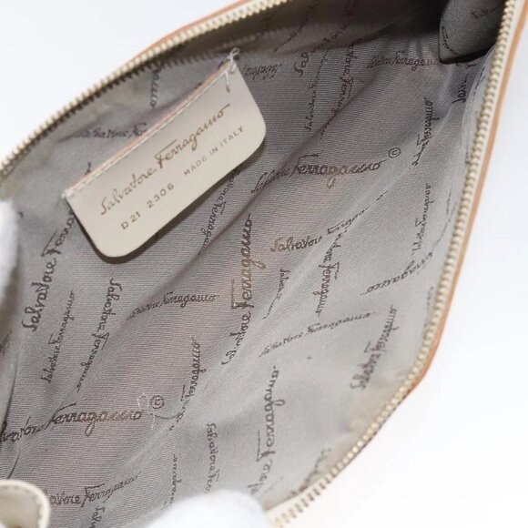 Salvatore Ferragamo Gancini Shoulder Bag Leather Ivory Gold Auth 122679 - Picture 11 of 16